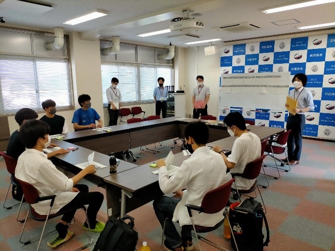 K-Teamでの研究活動に参加している鈴鹿高専の学生が鈴鹿市との意見交換会に参加しました。
